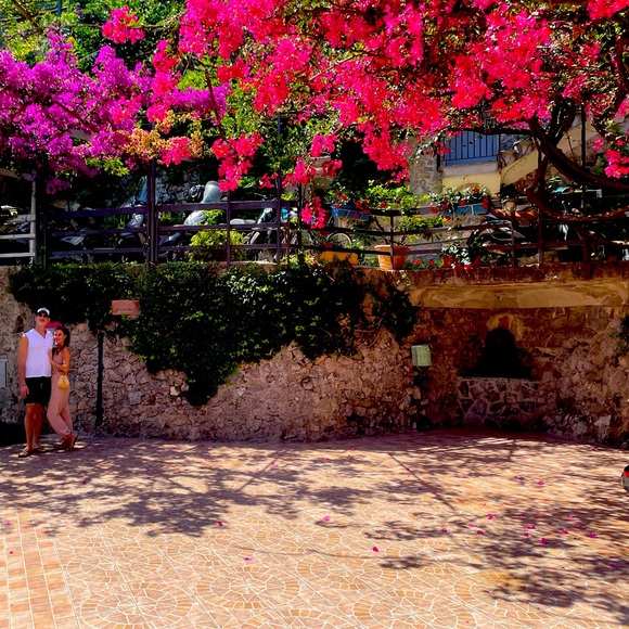 Meet your Posher, Kim - Picture 1 of 1